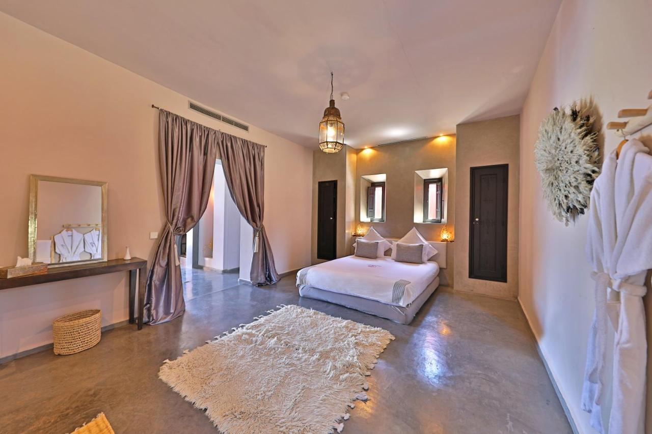 Dar Noujoum Hotel Ait Bou Zguia Bagian luar foto