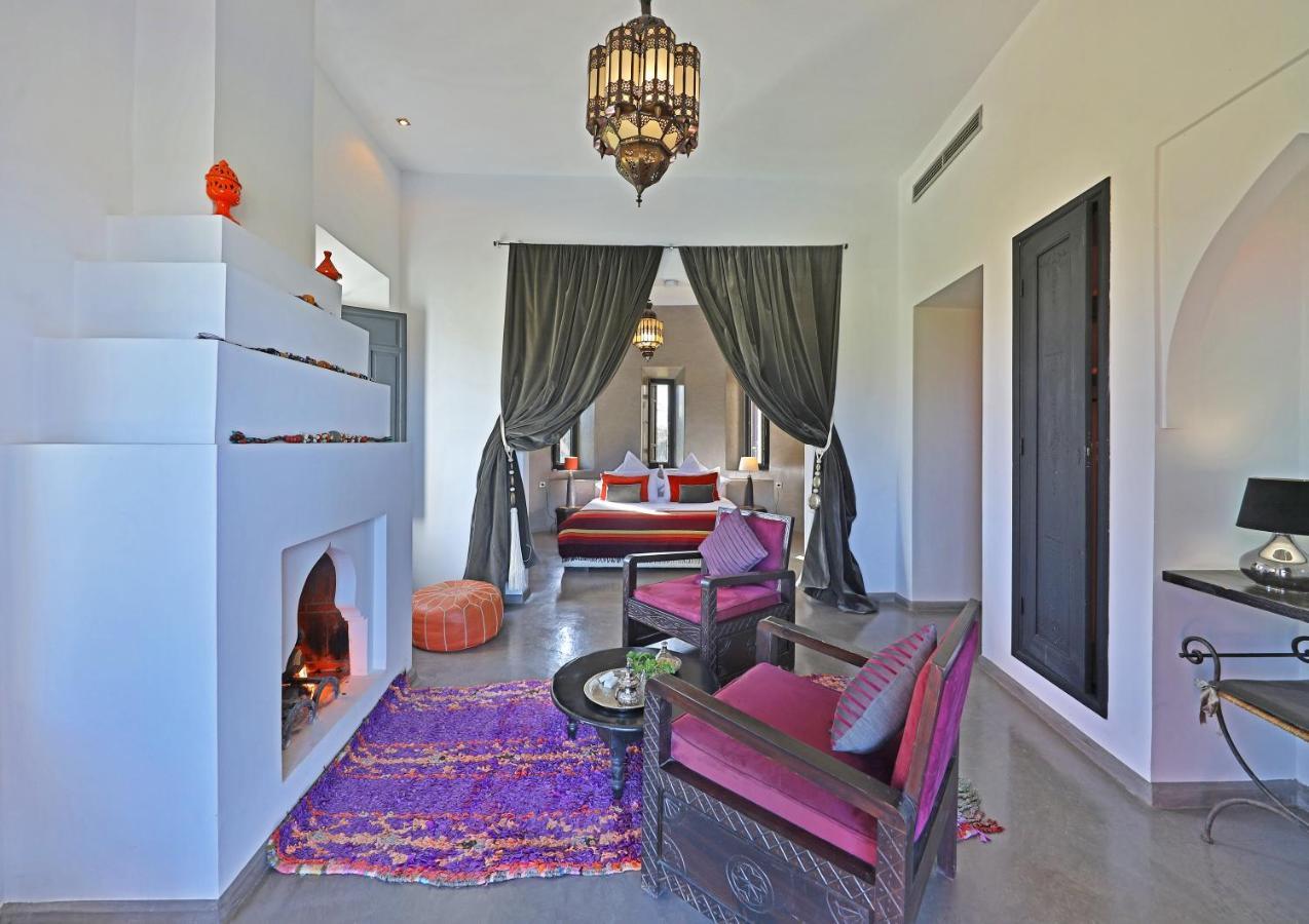 Dar Noujoum Hotel Ait Bou Zguia Bagian luar foto